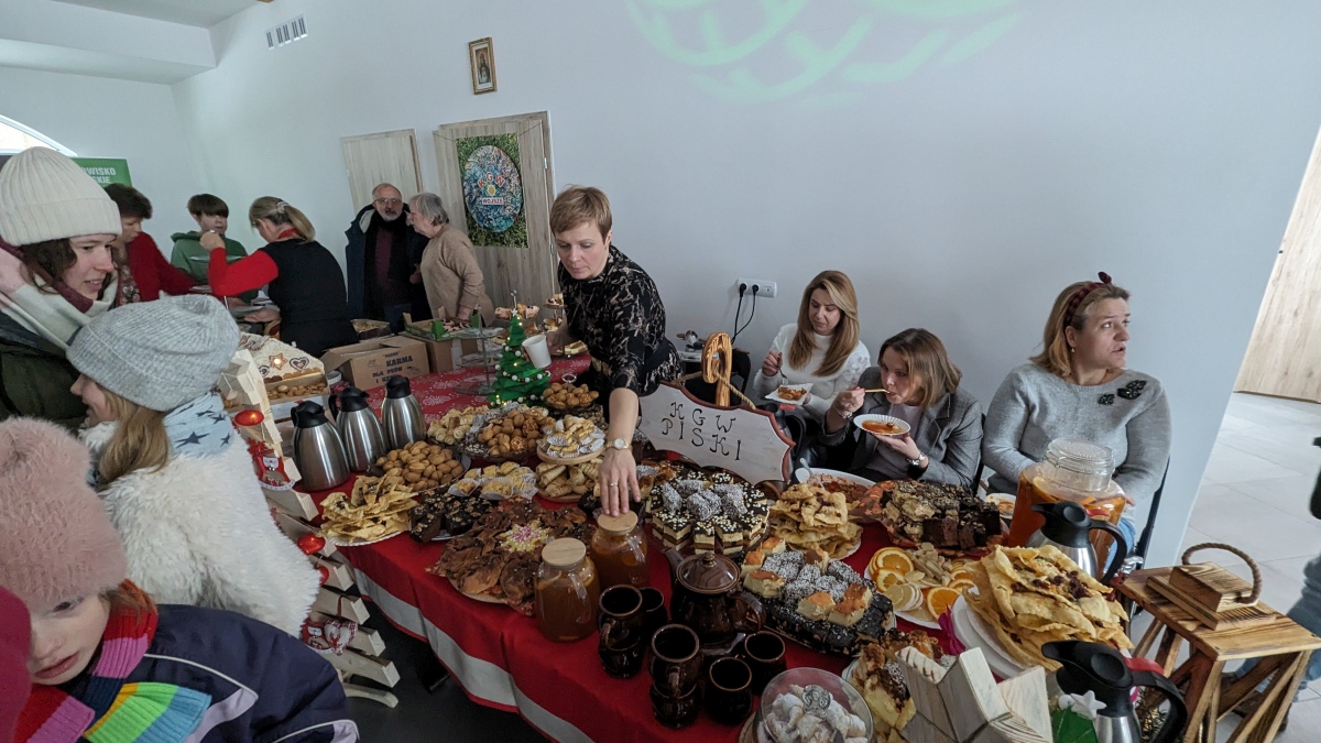Jarmark Bożonarodzeniowy w Czerwinie [10.12.2023] - zdjęcie #12 - eOstroleka.pl