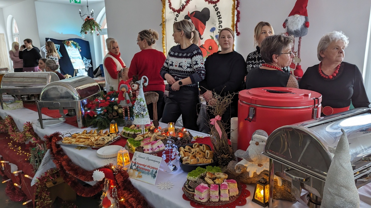 Jarmark Bożonarodzeniowy w Czerwinie [10.12.2023] - zdjęcie #7 - eOstroleka.pl