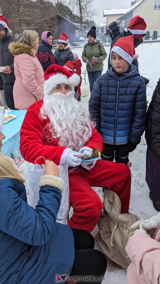 Wigilia na Osiedlu Łazek [10.12.2023] - zdjęcie #20 - eOstroleka.pl