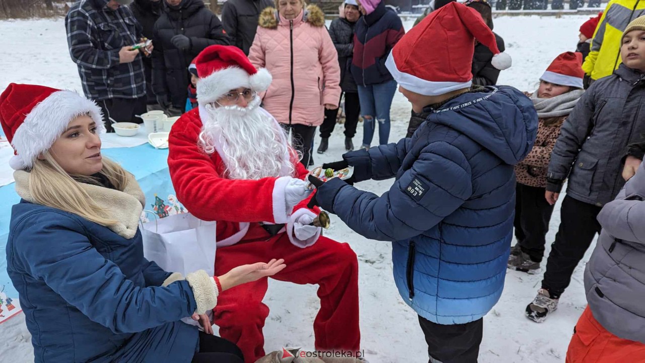 Wigilia na Osiedlu Łazek [10.12.2023] - zdjęcie #8 - eOstroleka.pl