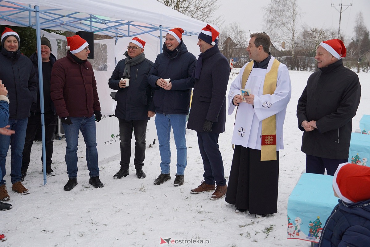 Wigilia na Osiedlu Łazek [10.12.2023] - zdjęcie #115 - eOstroleka.pl