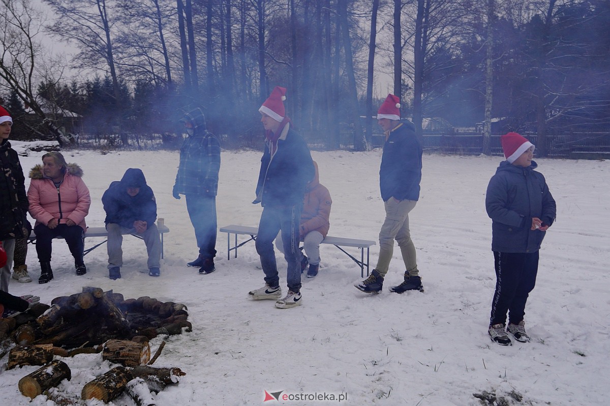 Wigilia na Osiedlu Łazek [10.12.2023] - zdjęcie #97 - eOstroleka.pl