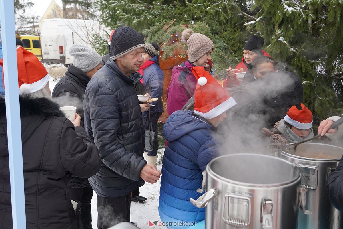 Wigilia na Osiedlu Łazek [10.12.2023] - zdjęcie #75 - eOstroleka.pl