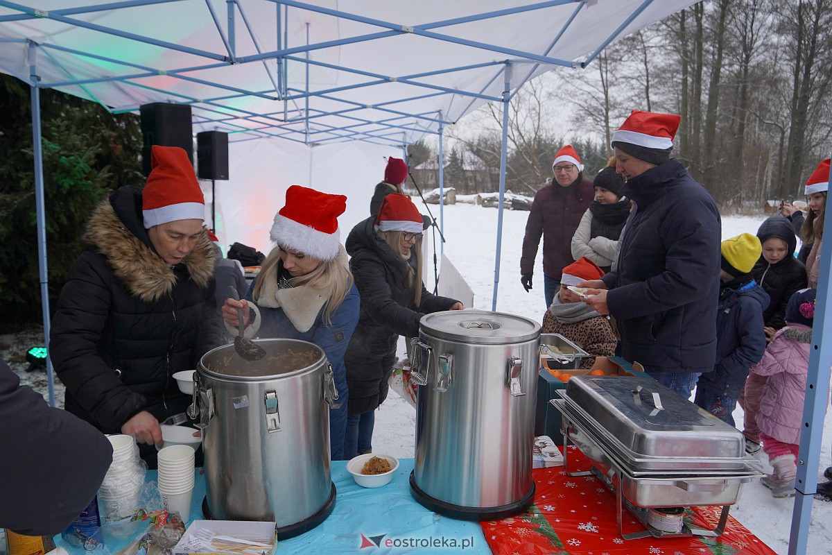 Wigilia na Osiedlu Łazek [10.12.2023] - zdjęcie #57 - eOstroleka.pl