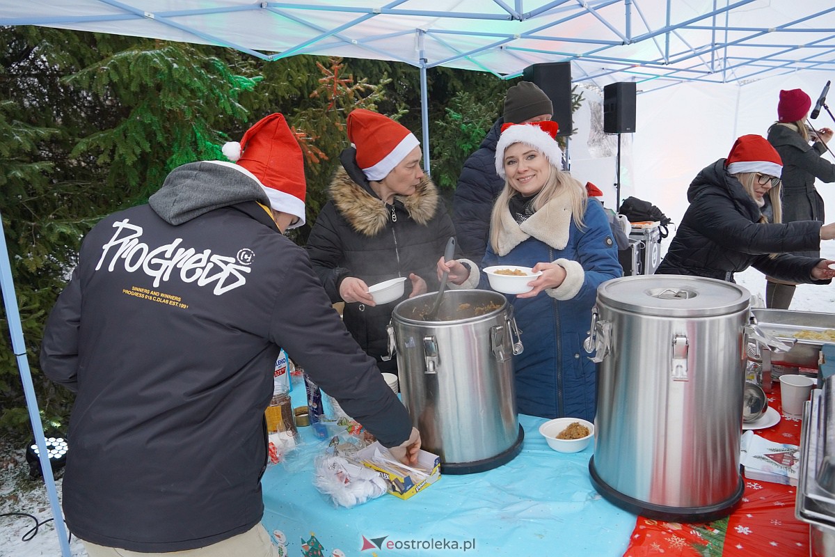 Wigilia na Osiedlu Łazek [10.12.2023] - zdjęcie #54 - eOstroleka.pl