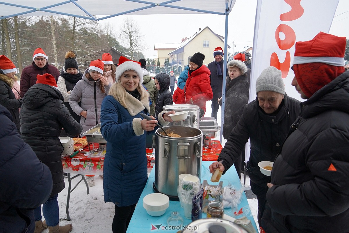 Wigilia na Osiedlu Łazek [10.12.2023] - zdjęcie #47 - eOstroleka.pl
