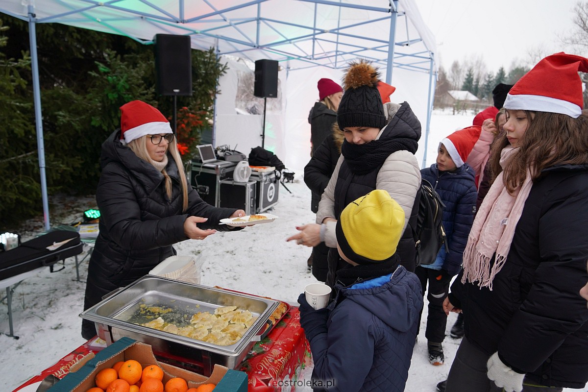 Wigilia na Osiedlu Łazek [10.12.2023] - zdjęcie #45 - eOstroleka.pl