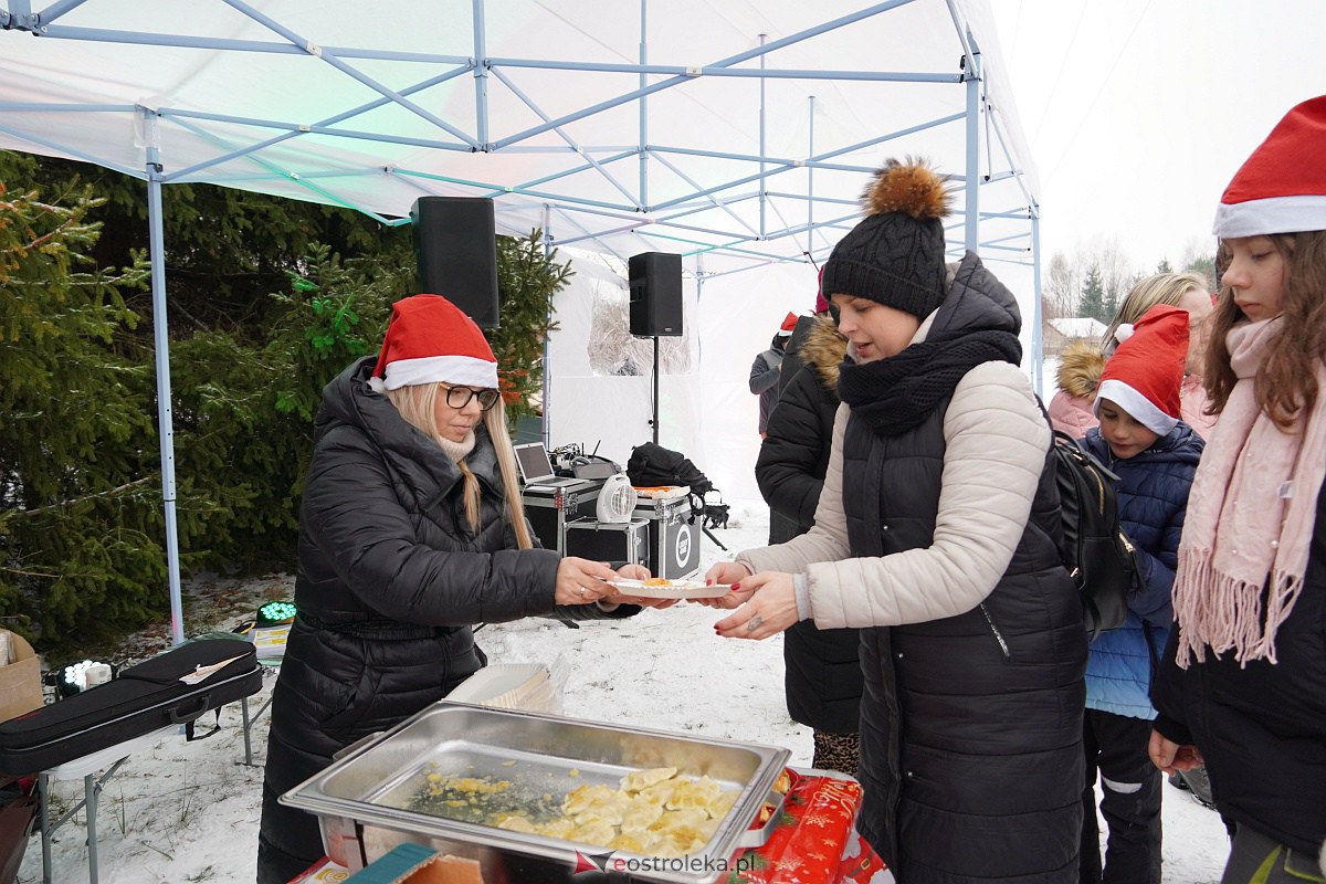 Wigilia na Osiedlu Łazek [10.12.2023] - zdjęcie #42 - eOstroleka.pl