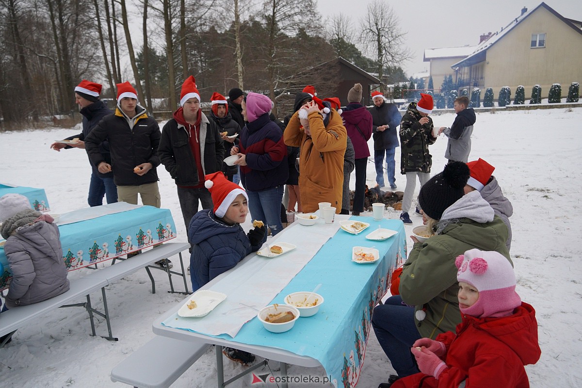 Wigilia na Osiedlu Łazek [10.12.2023] - zdjęcie #38 - eOstroleka.pl