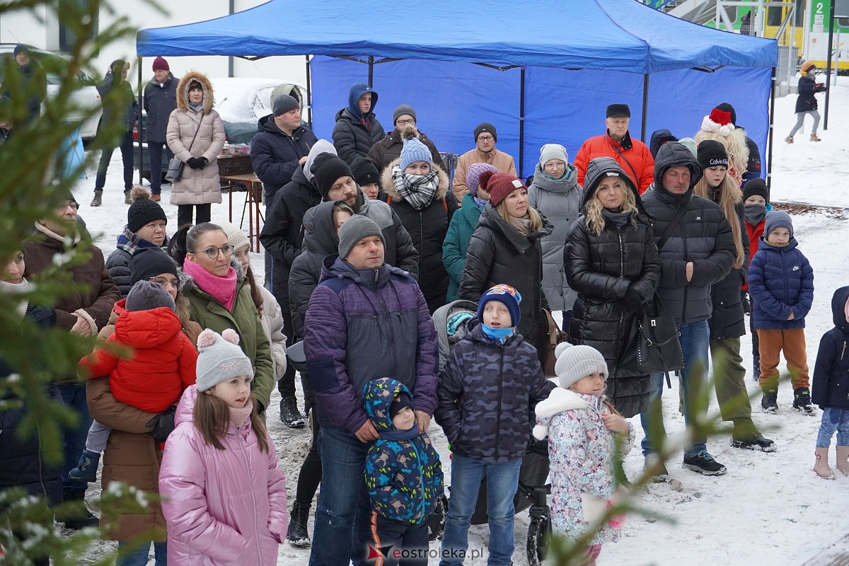 Wigilia na Osiedlu Stacja [10.12.2023] - zdjęcie #87 - eOstroleka.pl