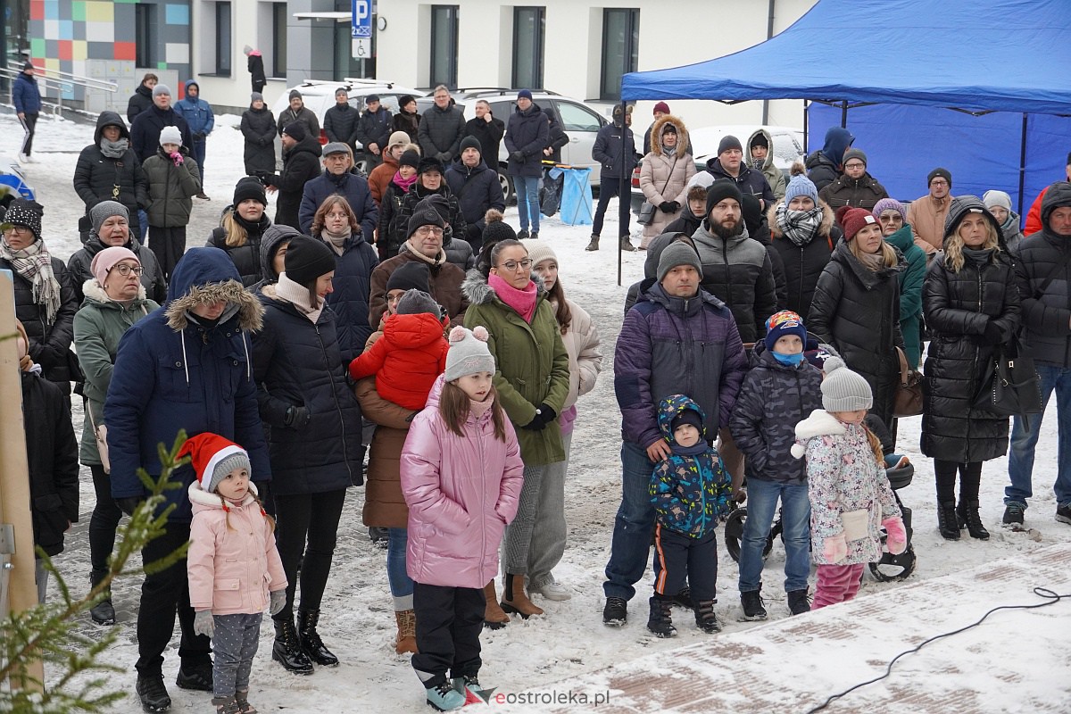 Wigilia na Osiedlu Stacja [10.12.2023] - zdjęcie #84 - eOstroleka.pl
