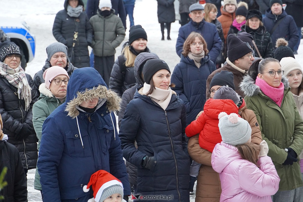 Wigilia na Osiedlu Stacja [10.12.2023] - zdjęcie #81 - eOstroleka.pl