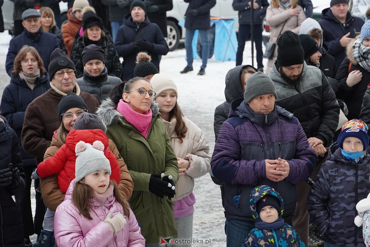 Wigilia na Osiedlu Stacja [10.12.2023] - zdjęcie #80 - eOstroleka.pl