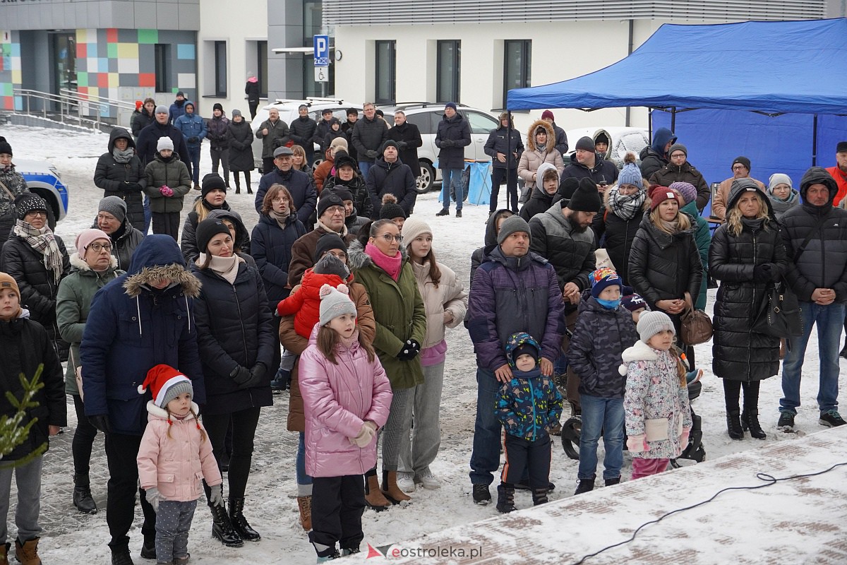 Wigilia na Osiedlu Stacja [10.12.2023] - zdjęcie #79 - eOstroleka.pl