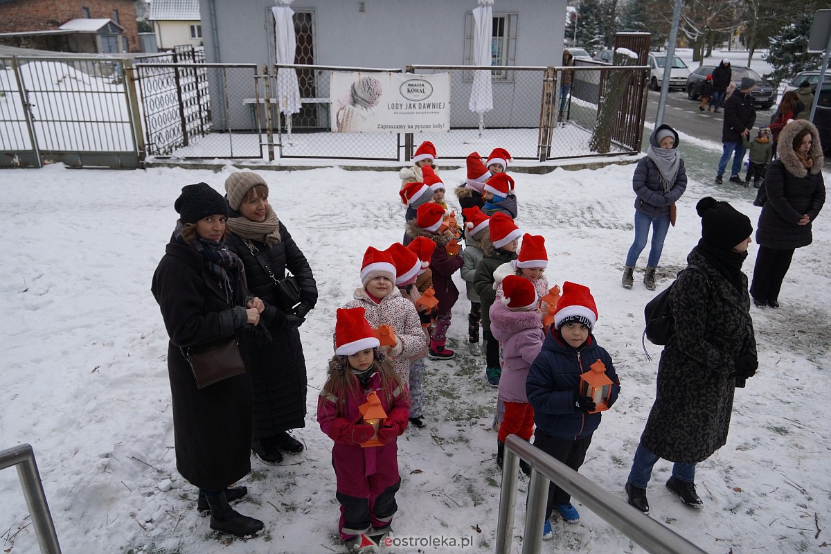 Wigilia na Osiedlu Stacja [10.12.2023] - zdjęcie #78 - eOstroleka.pl