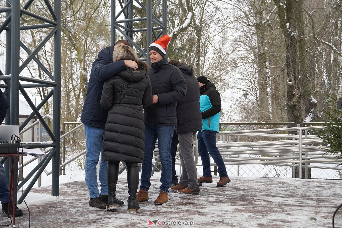 Wigilia na Osiedlu Stacja [10.12.2023] - zdjęcie #65 - eOstroleka.pl