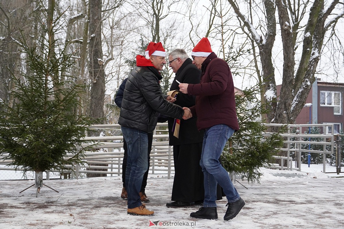 Wigilia na Osiedlu Stacja [10.12.2023] - zdjęcie #64 - eOstroleka.pl