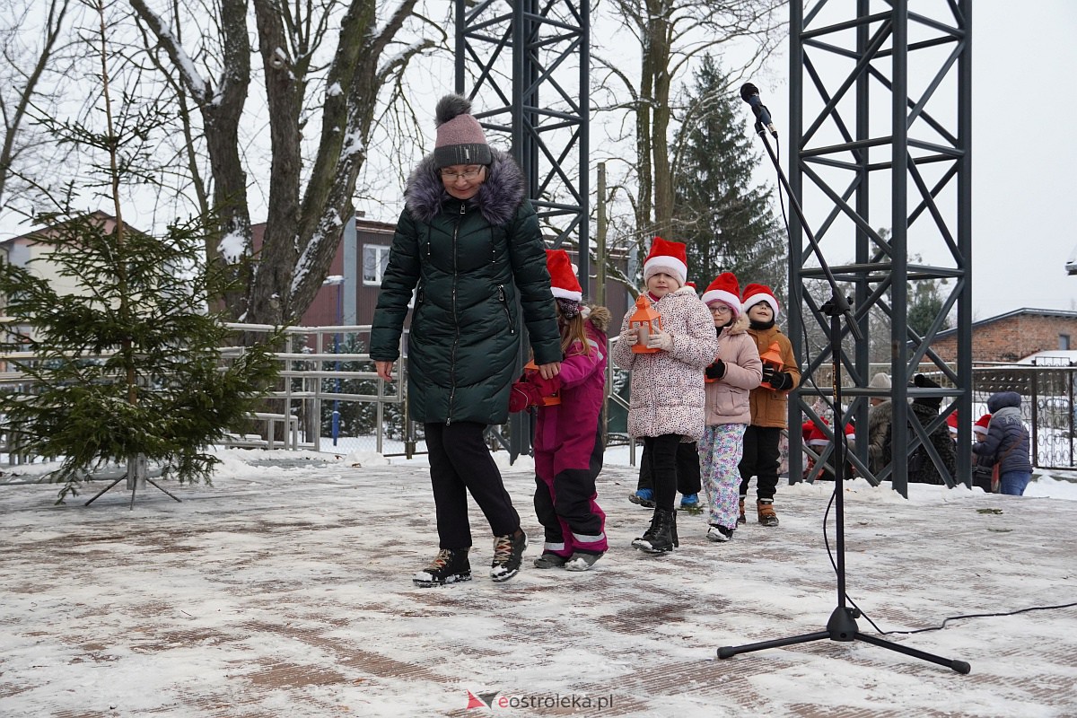 Wigilia na Osiedlu Stacja [10.12.2023] - zdjęcie #62 - eOstroleka.pl