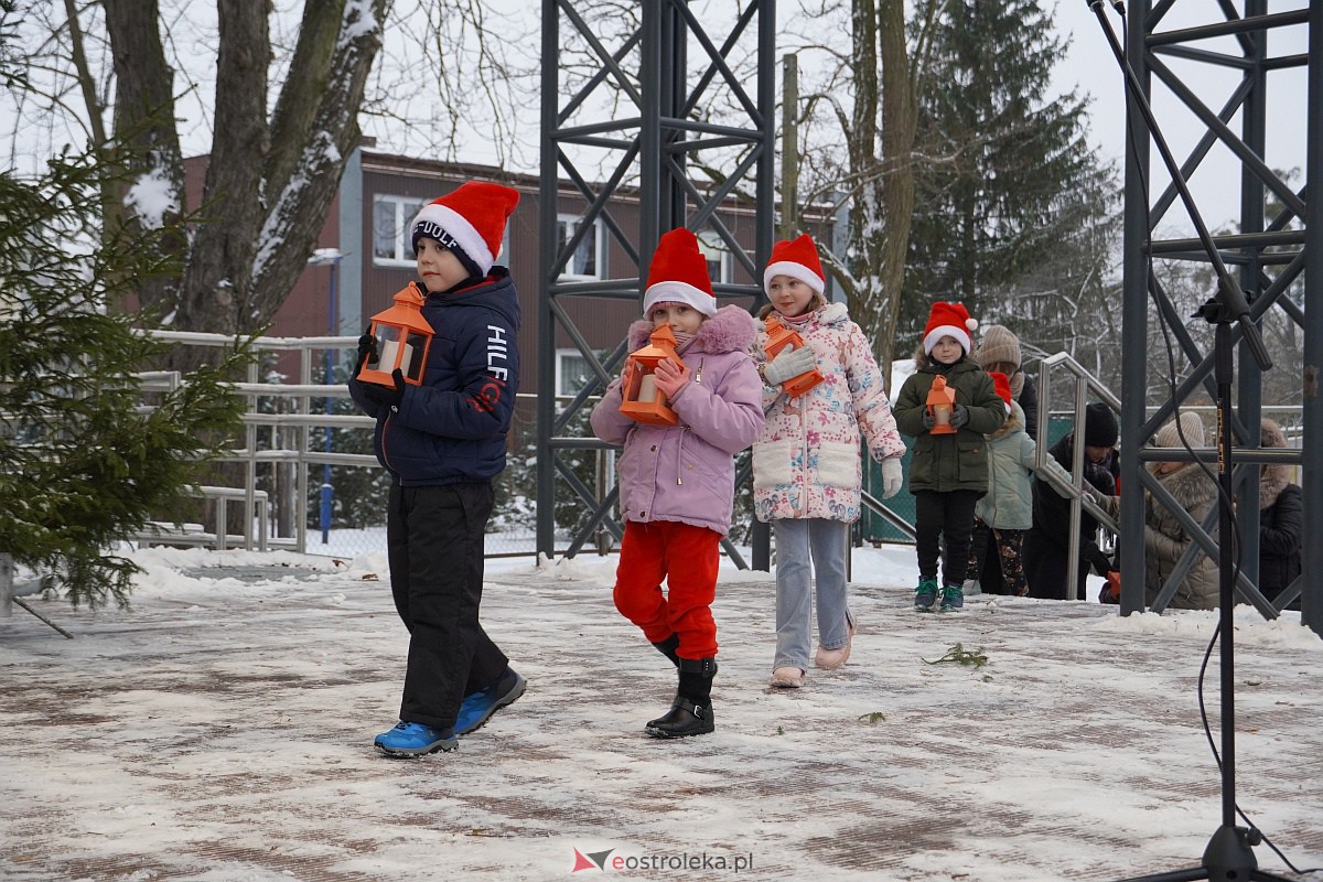 Wigilia na Osiedlu Stacja [10.12.2023] - zdjęcie #58 - eOstroleka.pl