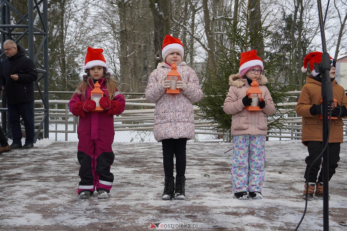 Wigilia na Osiedlu Stacja [10.12.2023] - zdjęcie #52 - eOstroleka.pl