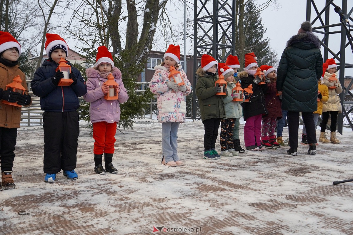 Wigilia na Osiedlu Stacja [10.12.2023] - zdjęcie #51 - eOstroleka.pl