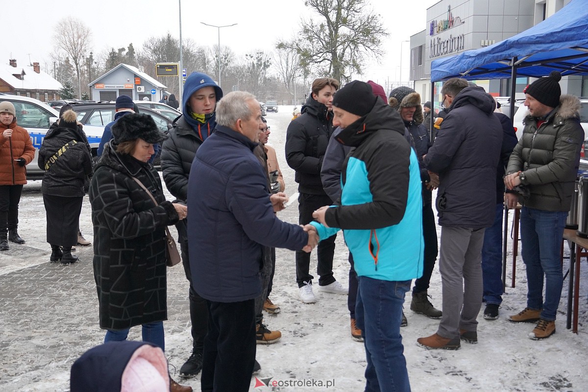 Wigilia na Osiedlu Stacja [10.12.2023] - zdjęcie #46 - eOstroleka.pl