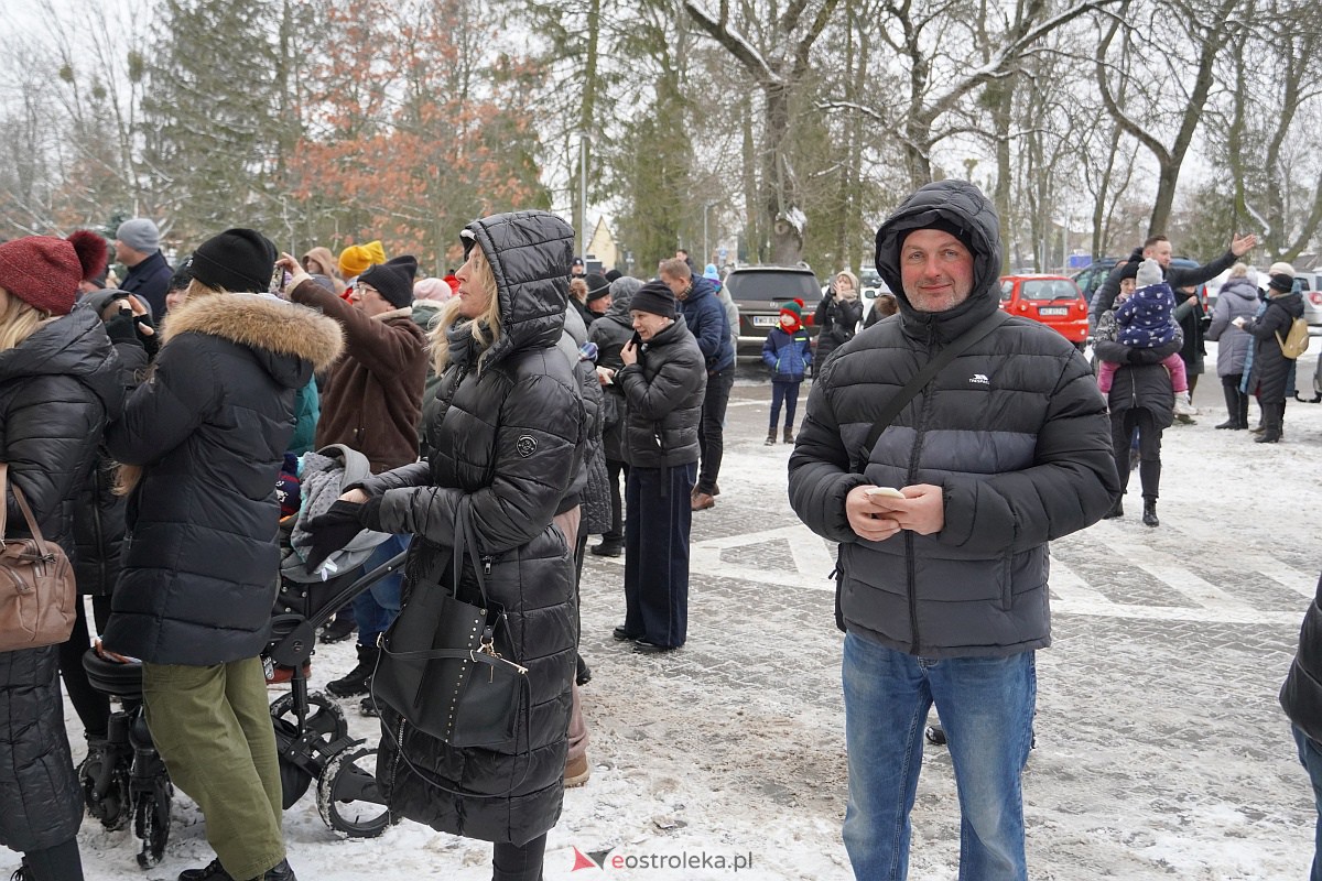 Wigilia na Osiedlu Stacja [10.12.2023] - zdjęcie #44 - eOstroleka.pl