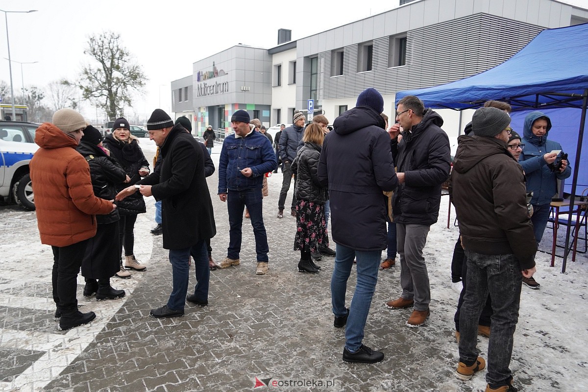 Wigilia na Osiedlu Stacja [10.12.2023] - zdjęcie #43 - eOstroleka.pl