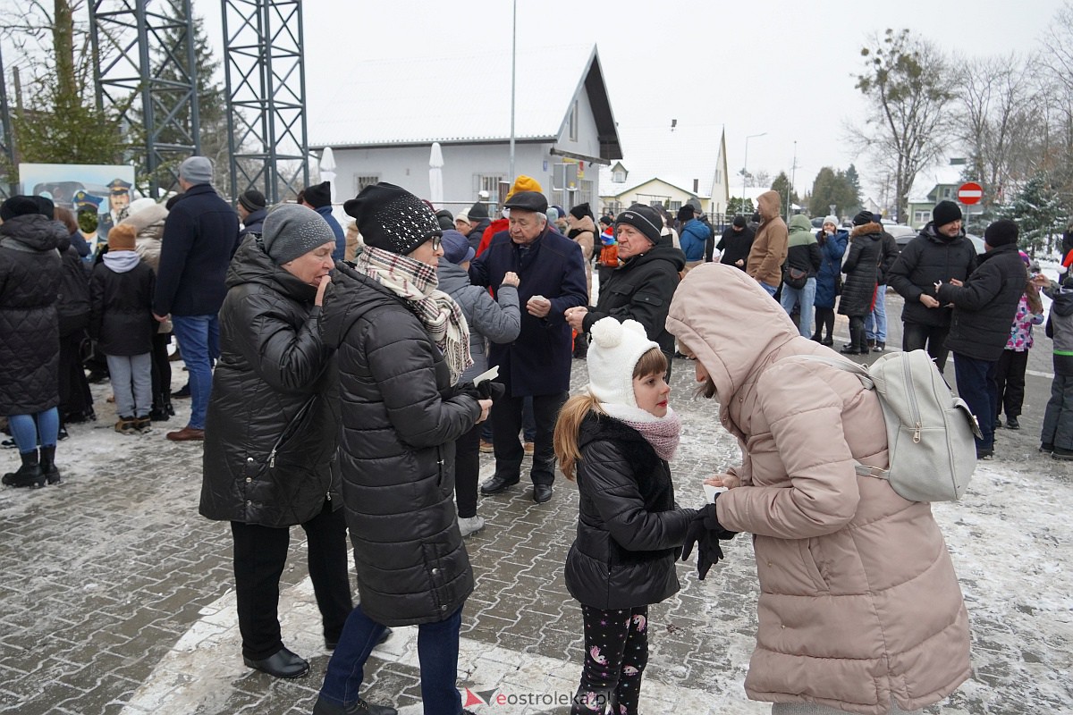 Wigilia na Osiedlu Stacja [10.12.2023] - zdjęcie #40 - eOstroleka.pl