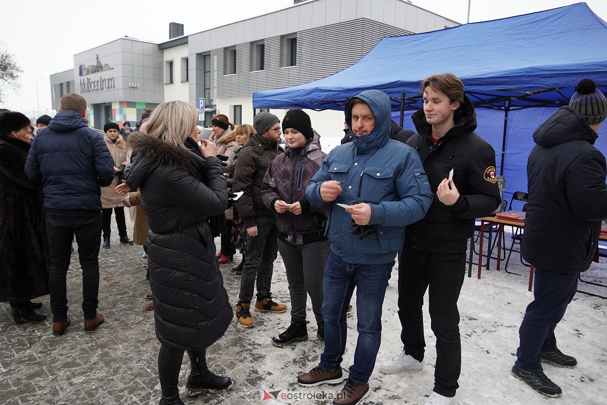 Wigilia na Osiedlu Stacja [10.12.2023] - zdjęcie #32 - eOstroleka.pl