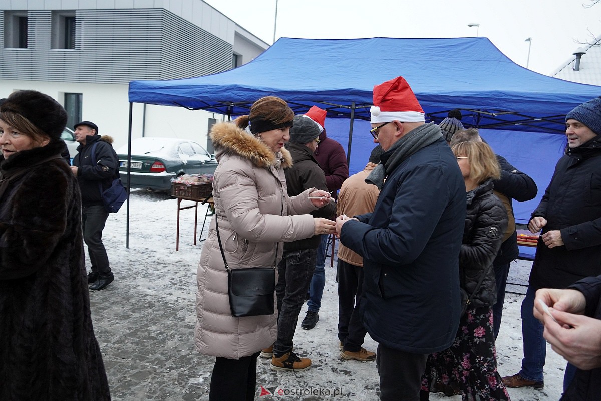 Wigilia na Osiedlu Stacja [10.12.2023] - zdjęcie #27 - eOstroleka.pl