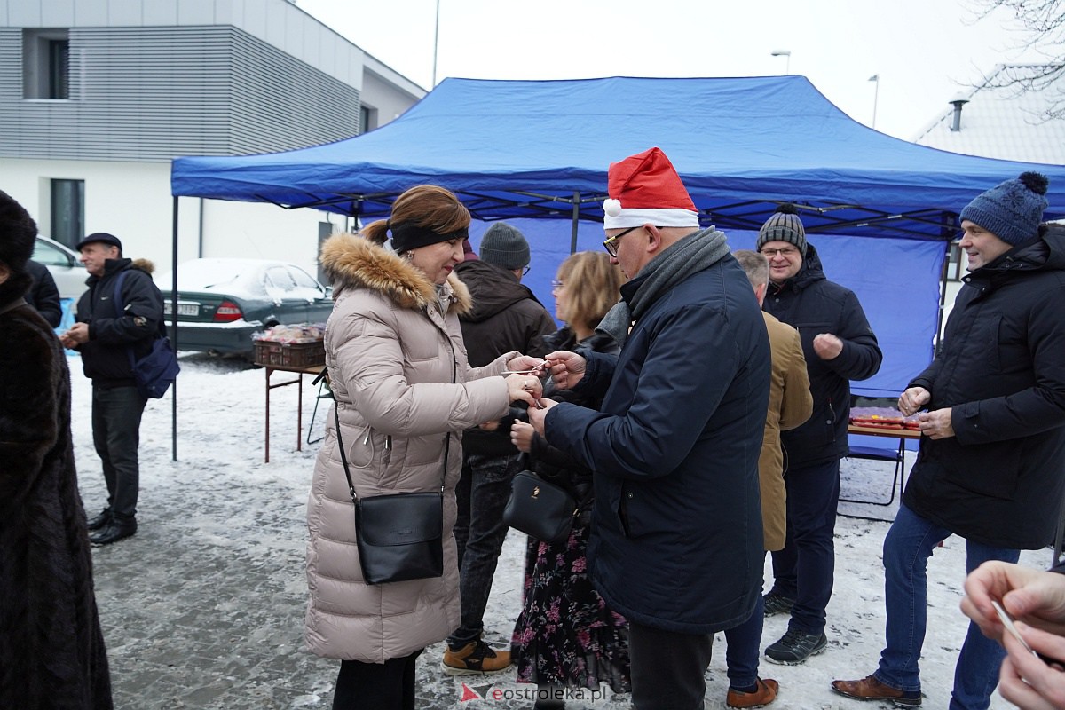 Wigilia na Osiedlu Stacja [10.12.2023] - zdjęcie #26 - eOstroleka.pl