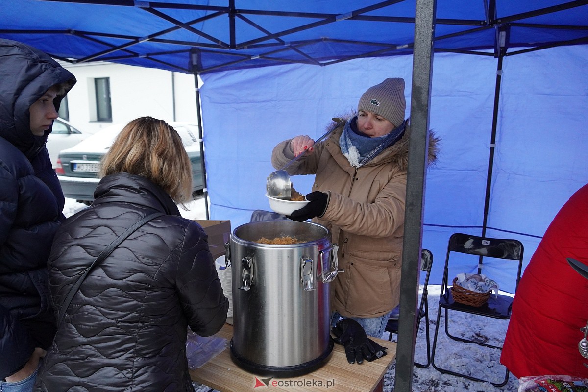 Wigilia na Osiedlu Stacja [10.12.2023] - zdjęcie #15 - eOstroleka.pl