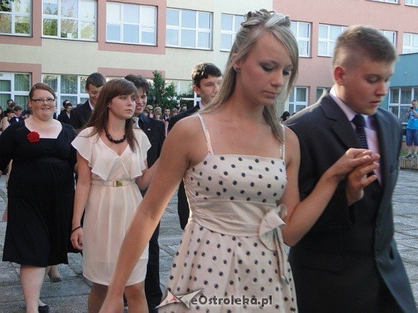 Bal Gimnazjalny w Gimnazjum nr 1 (04.06.2011) - zdjęcie #76 - eOstroleka.pl