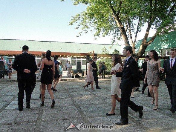 Bal Gimnazjalny w Gimnazjum nr 1 (04.06.2011) - zdjęcie #72 - eOstroleka.pl