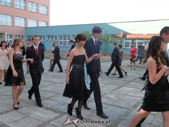 Bal Gimnazjalny w Gimnazjum nr 1 (04.06.2011) - zdjęcie #64 - eOstroleka.pl