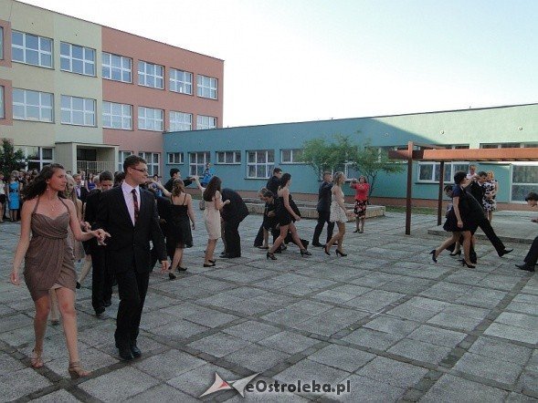Bal Gimnazjalny w Gimnazjum nr 1 (04.06.2011) - zdjęcie #55 - eOstroleka.pl