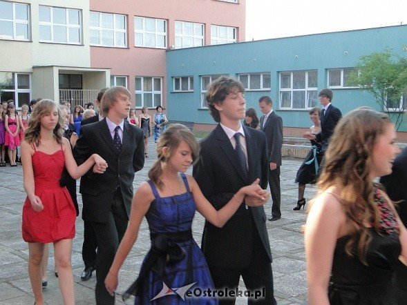 Bal Gimnazjalny w Gimnazjum nr 1 (04.06.2011) - zdjęcie #54 - eOstroleka.pl