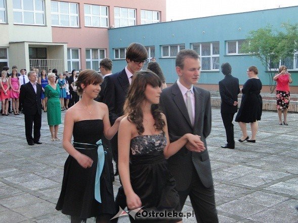 Bal Gimnazjalny w Gimnazjum nr 1 (04.06.2011) - zdjęcie #53 - eOstroleka.pl