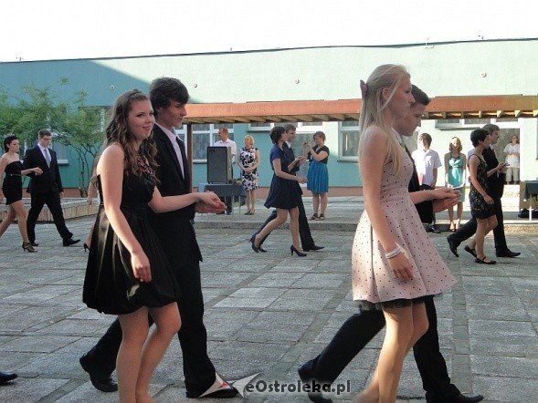 Bal Gimnazjalny w Gimnazjum nr 1 (04.06.2011) - zdjęcie #46 - eOstroleka.pl