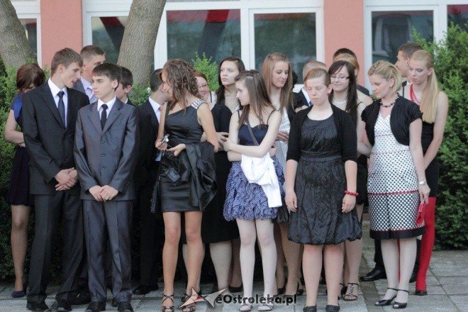 Bal Gimnazjalny w Gimnazjum nr 1 (04.06.2011) - zdjęcie #24 - eOstroleka.pl