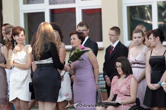 Bal Gimnazjalny w Gimnazjum nr 1 (04.06.2011) - zdjęcie #13 - eOstroleka.pl