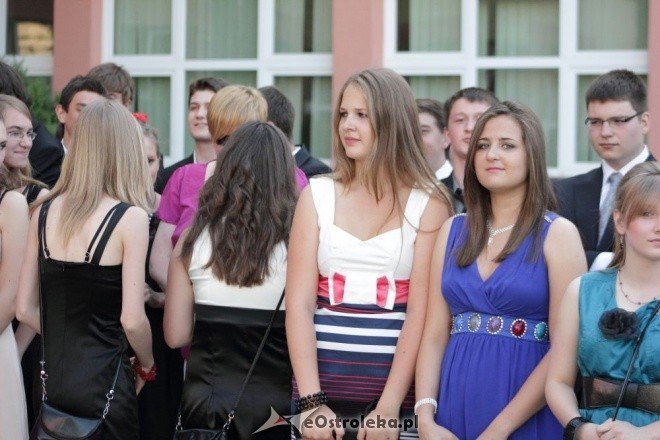 Bal Gimnazjalny w Gimnazjum nr 1 (04.06.2011) - zdjęcie #9 - eOstroleka.pl