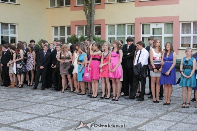 Bal Gimnazjalny w Gimnazjum nr 1 (04.06.2011) - zdjęcie #7 - eOstroleka.pl