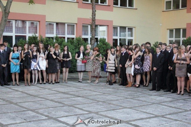 Bal Gimnazjalny w Gimnazjum nr 1 (04.06.2011) - zdjęcie #6 - eOstroleka.pl