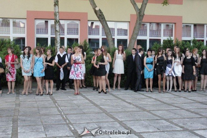Bal Gimnazjalny w Gimnazjum nr 1 (04.06.2011) - zdjęcie #5 - eOstroleka.pl