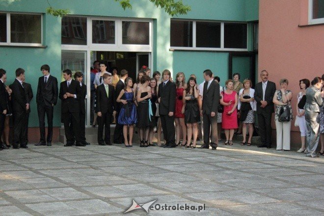 Bal Gimnazjalny w Gimnazjum nr 1 (04.06.2011) - zdjęcie #3 - eOstroleka.pl