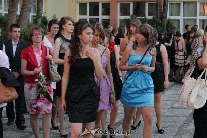 Bal Gimnazjalny w Gimnazjum nr 1 (04.06.2011) - zdjęcie #2 - eOstroleka.pl