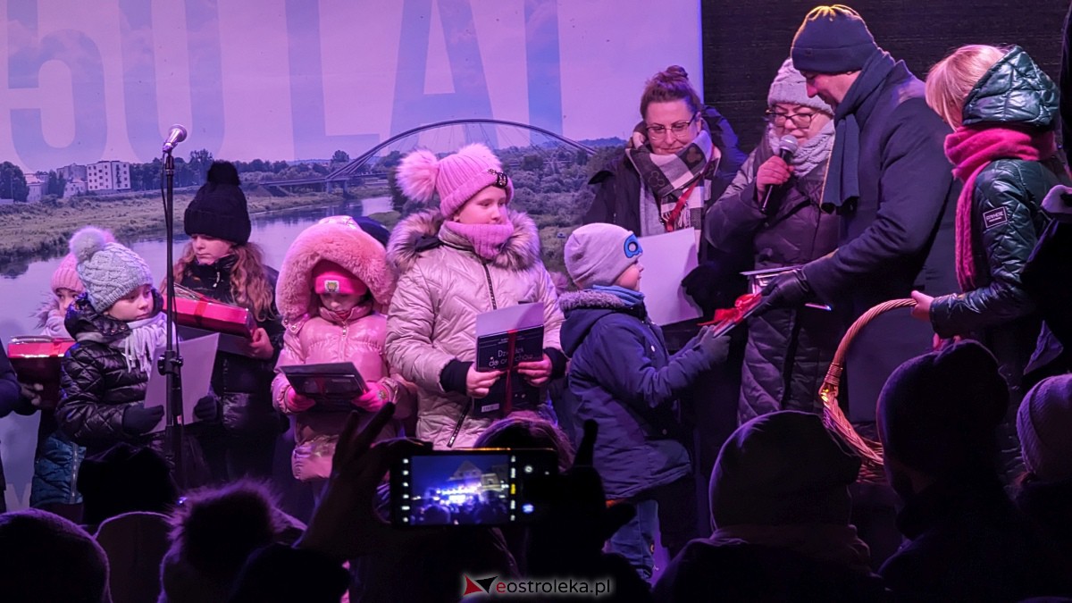 I KurpiowskiJarmark Bożonarodzeniowy w Ostrołęce - strojenie choinki [10.12.2023] - zdjęcie #128 - eOstroleka.pl