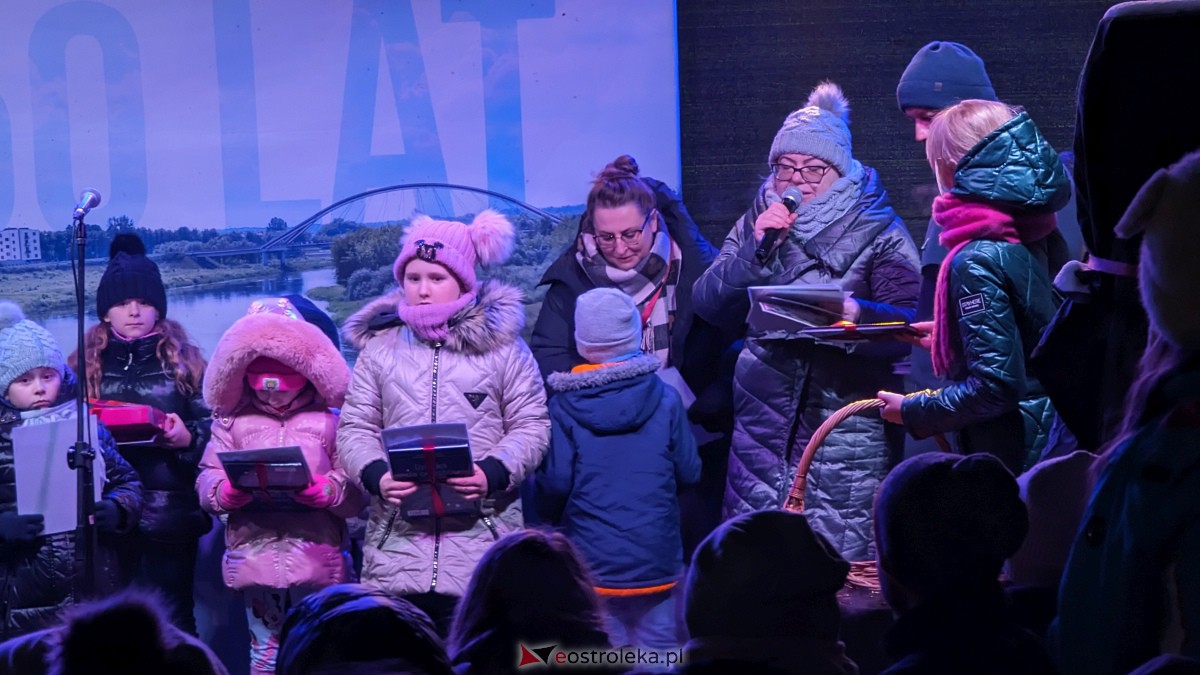 I KurpiowskiJarmark Bożonarodzeniowy w Ostrołęce - strojenie choinki [10.12.2023] - zdjęcie #127 - eOstroleka.pl